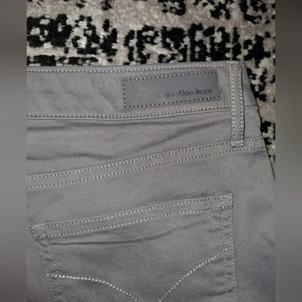 NWT Calvin Klein Grey Stretch Ankle Pants - Women's Size 12 - Skinny Fit